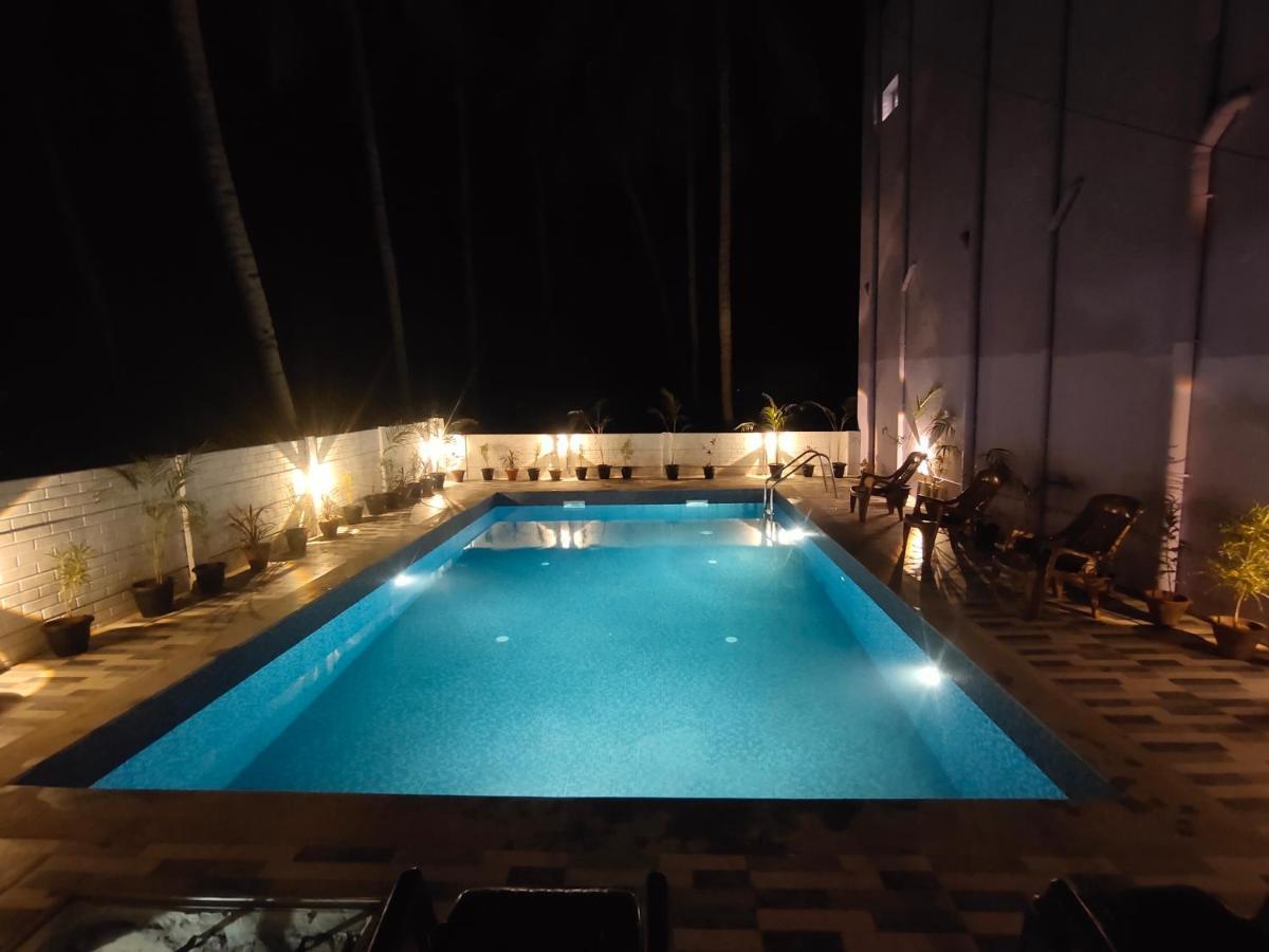 Pv Inn Puducherry Buitenkant foto