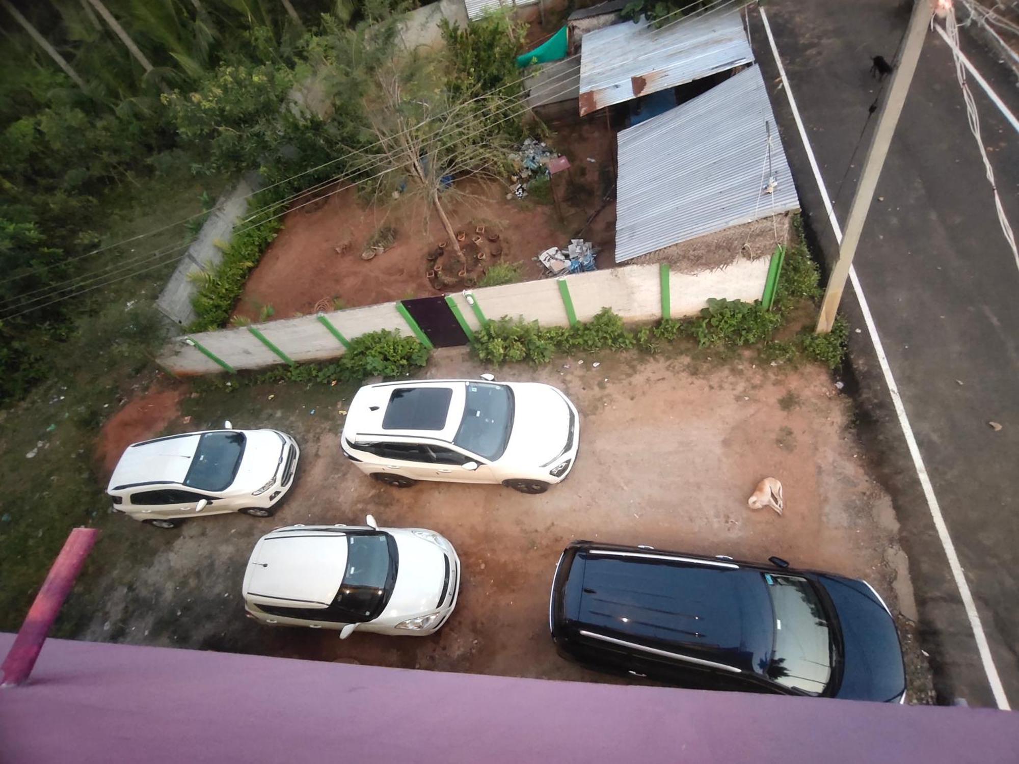 Pv Inn Puducherry Buitenkant foto