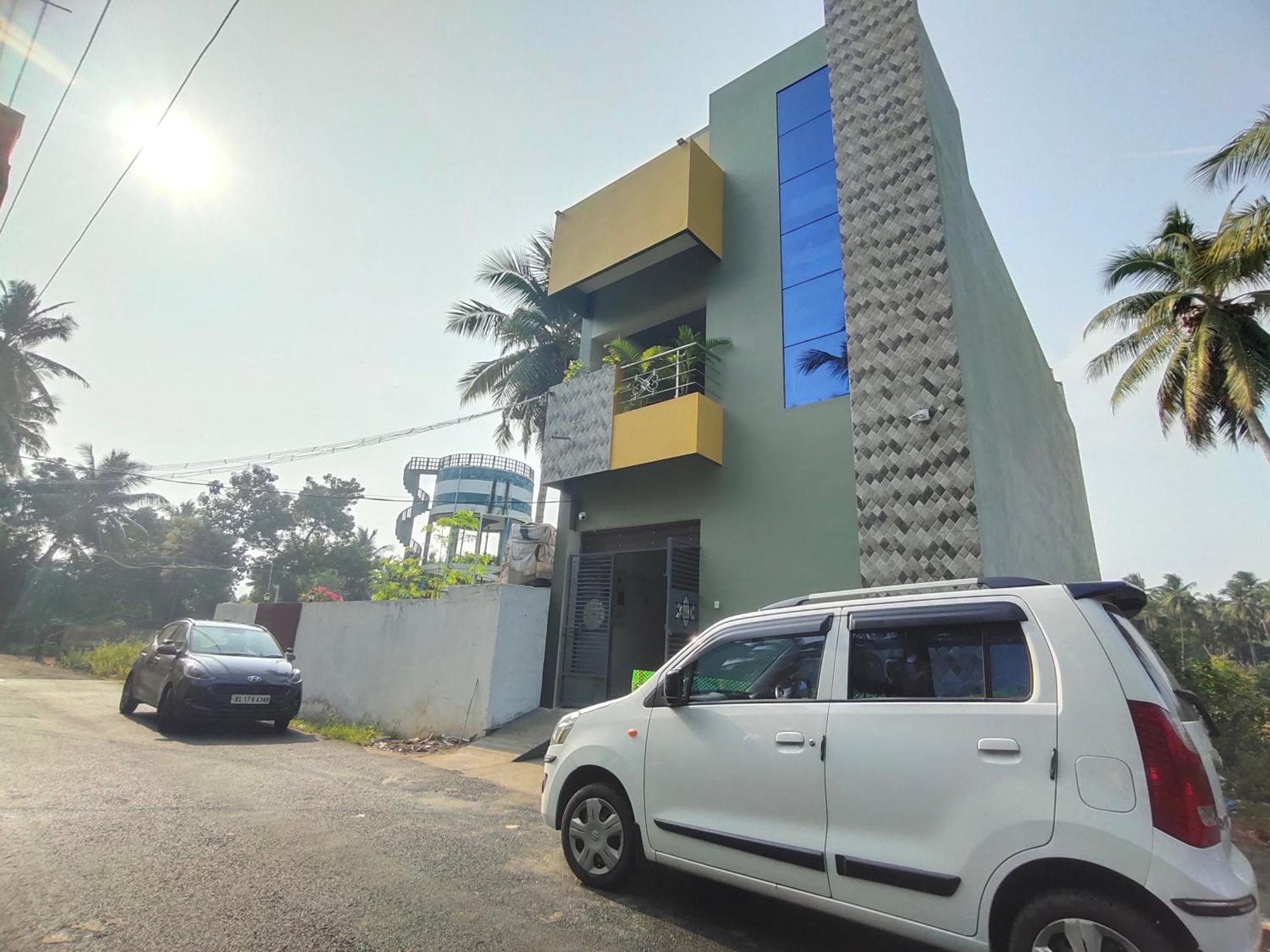 Pv Inn Puducherry Buitenkant foto
