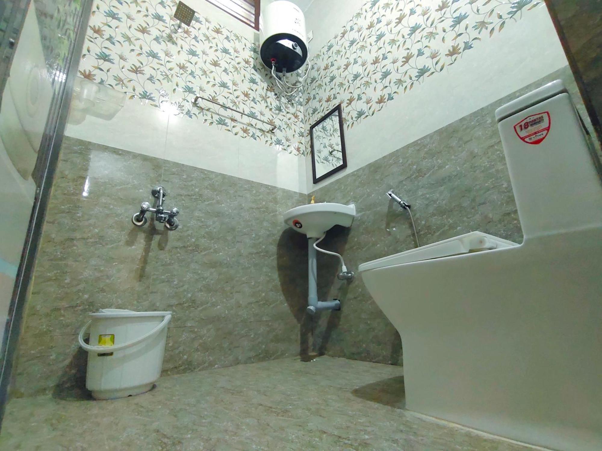 Pv Inn Puducherry Buitenkant foto